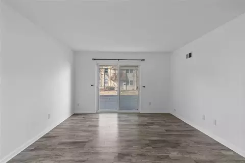 Living - 128 Shadalane Walk #B, Ballwin, MO 63011 photo 5 of 9
