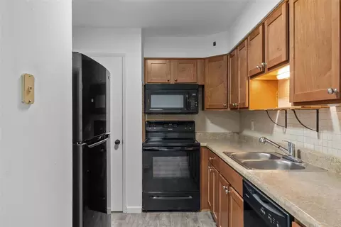 Kitchen - 128 Shadalane Walk #B, Ballwin, MO 63011 photo 1 of 5