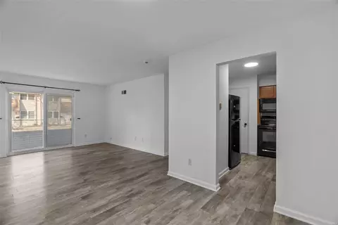 Living - 128 Shadalane Walk #B, Ballwin, MO 63011 photo 7 of 9