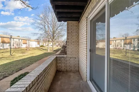 Exterior - 128 Shadalane Walk #B, Ballwin, MO 63011 photo 2 of 4