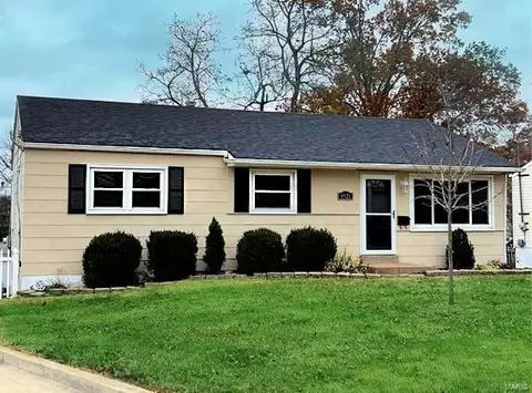 9921 Juniper, Saint Louis, MO 63123