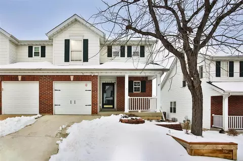 1272 Big Bend Crossing Dr, Manchester, MO 63088