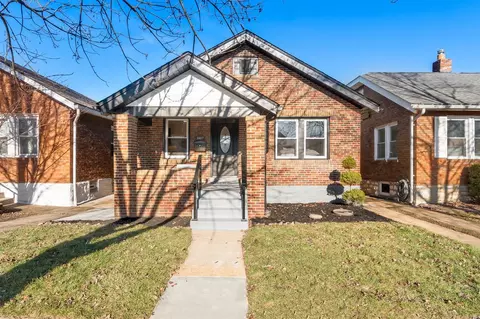 3807 Burgen Ave, Saint Louis, MO 63116