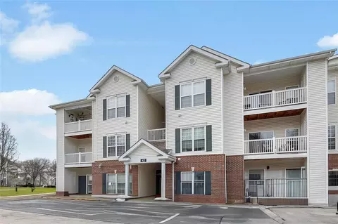 42 Kassebaum Ln #303, Saint Louis, MO 63129