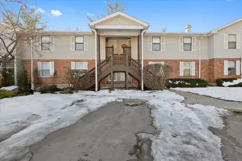1914 Suns Up Way, Florissant, MO 63031