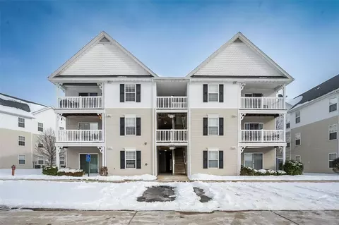 2470 Lampong Dr #100D, Saint Louis, MO 63125