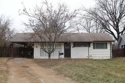 7101 Brackleigh Dr, Hazelwood, MO 63042