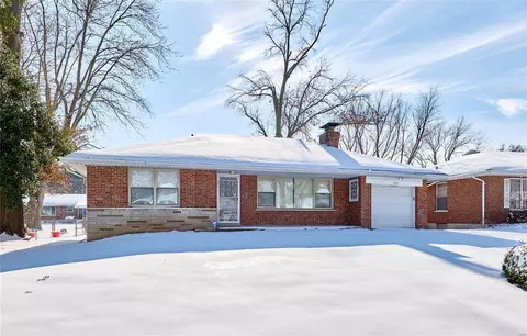 9224 Shadydale Dr, Jennings, MO 63136