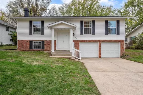 27 Jane Dr, Saint Peters, MO 63376