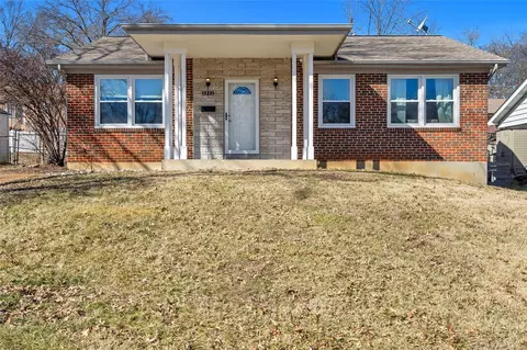 8521 Elgin Ave, Saint Louis, MO 63123