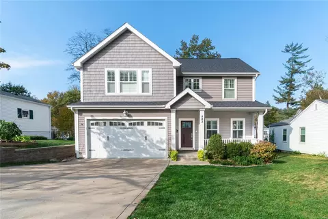 843 Glendower Dr, Kirkwood, MO 63122