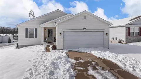 324 Essex Park Dr, Wentzville, MO 63385