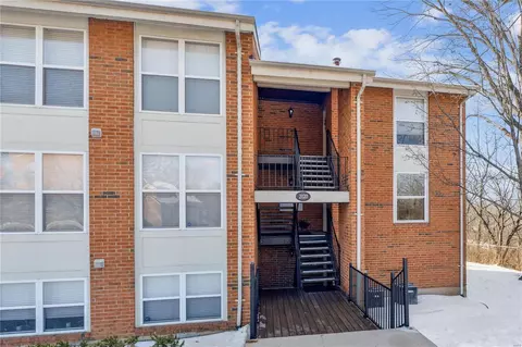 2020 Greenglen Dr #204, Saint Louis, MO 63122