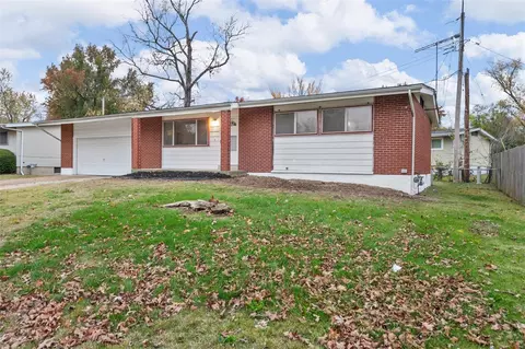 1541 Babcock Dr, Saint Louis, MO 63136