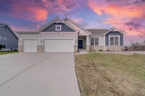 625 Walnut Woods St, Saint Charles, MO 63301