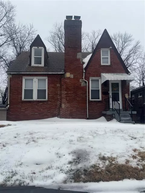 6740 Robbins Ave, Saint Louis, MO 63133