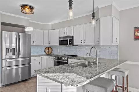 Kitchen - 449 Eagle Pointe Landing Dr, Eureka, MO 63025 photo 1 of 6