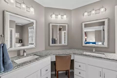 Bath - 449 Eagle Pointe Landing Dr, Eureka, MO 63025 photo 1 of 5