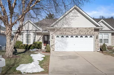 213 Park Ridge Dr #68A, O'fallon, MO 63366