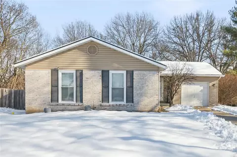 152 Bentwood Ln, Saint Peters, MO 63376