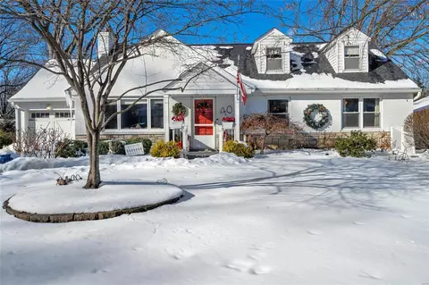401 Larkhill Ct, Webster Groves, MO 63119