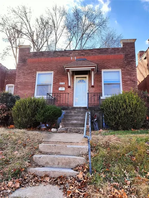 606 Fassen St, Saint Louis, MO 63111