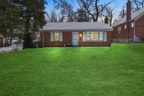 5058 Genevieve Ave, Saint Louis, MO 63120