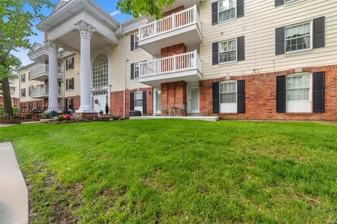15046 Claymoor Ct #5, Chesterfield, MO 63017