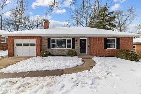 463 Dickens Ave, Saint Louis, MO 63122