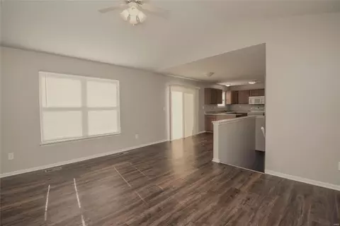 910 Saint Joseph Ave, O'fallon, MO 63366 photo 5