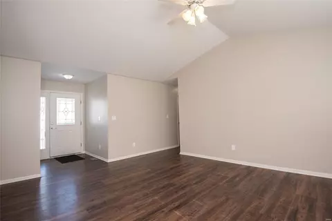 910 Saint Joseph Ave, O'fallon, MO 63366 photo 3