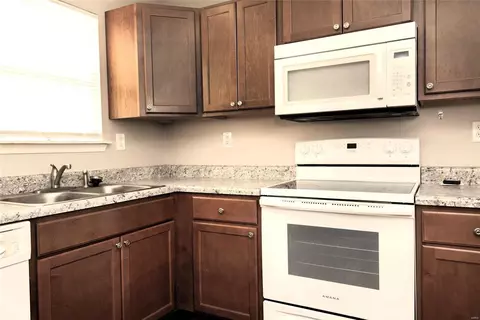 910 Saint Joseph Ave, O'fallon, MO 63366 photo 11