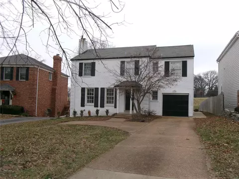 8437 Colonial Ln, Saint Louis, MO 63124