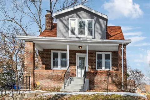 7059 Dover Ct, Saint Louis, MO 63130