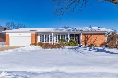 9107 Lavant Dr, Saint Louis, MO 63126