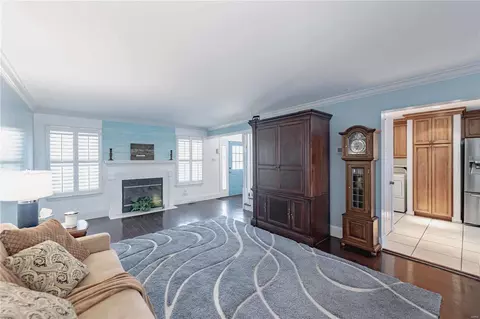 Living - 5491 Kenrick Parke Dr, Saint Louis, MO 63119 photo 1 of 2
