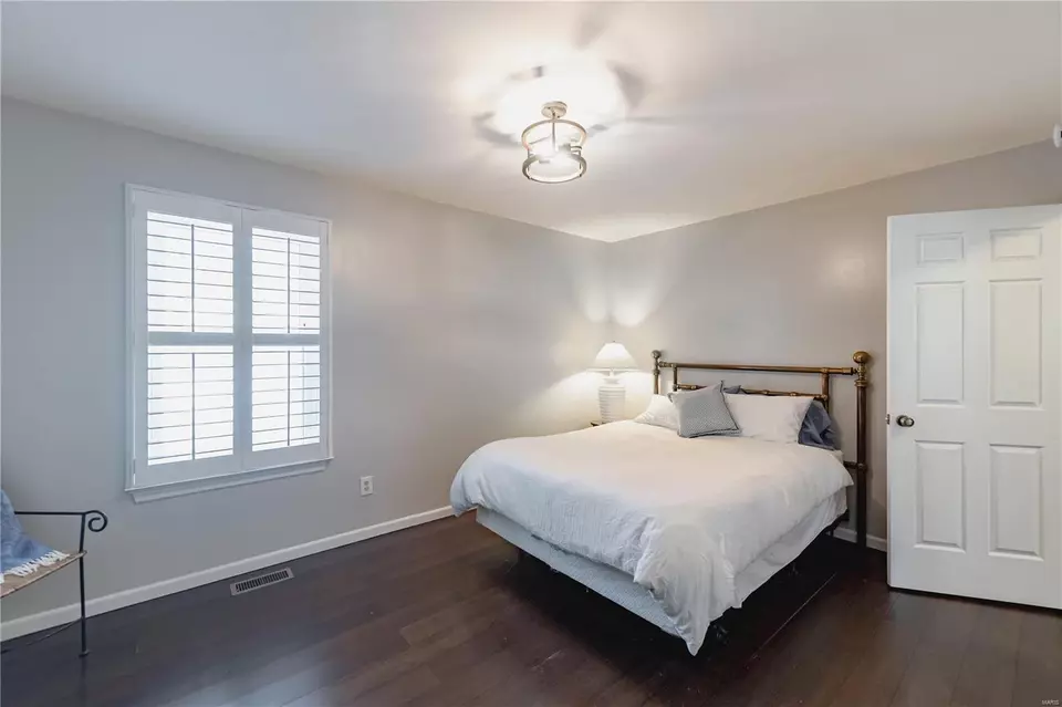 Bedroom - 5491 Kenrick Parke Dr, Saint Louis, MO 63119 photo 4 of 4