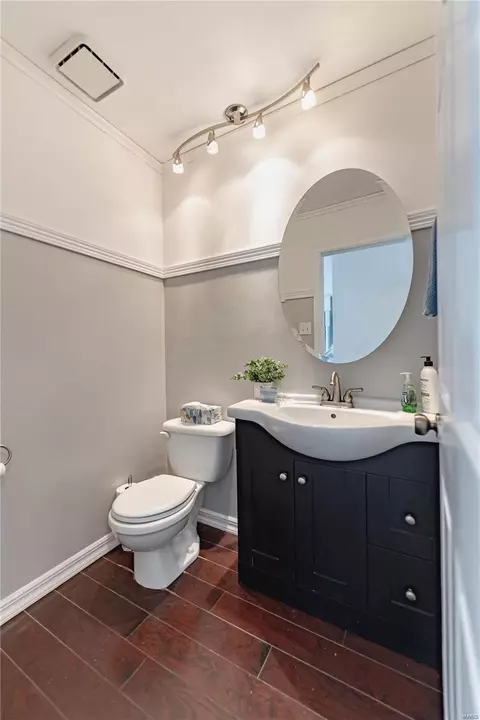 Bath - 5491 Kenrick Parke Dr, Saint Louis, MO 63119 photo 1 of 4