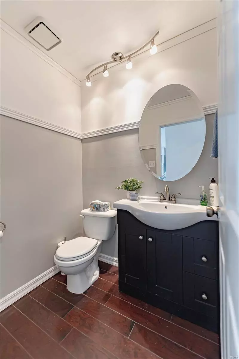 Bath - 5491 Kenrick Parke Dr, Saint Louis, MO 63119 photo 1 of 4