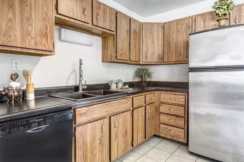 Kitchen - 623 Wallach Dr, Eureka, MO 63025 photo 2 of 2