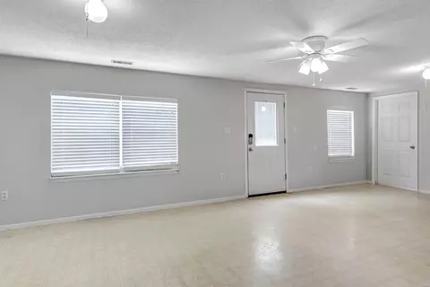 Living - 623 Wallach Dr, Eureka, MO 63025 photo 4 of 5