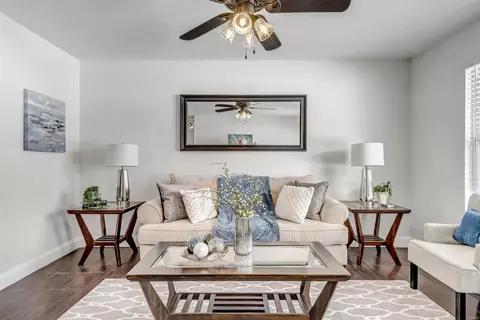 Living - 623 Wallach Dr, Eureka, MO 63025 photo 1 of 5