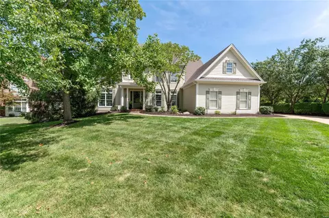 17503 Country Lake Estates Ct, Chesterfield, MO 63005