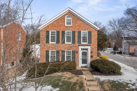 9401 White Ave, Brentwood, MO 63144