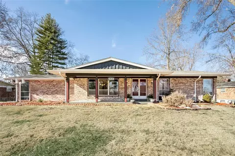 14020 Agusta Dr, Chesterfield, MO 63017