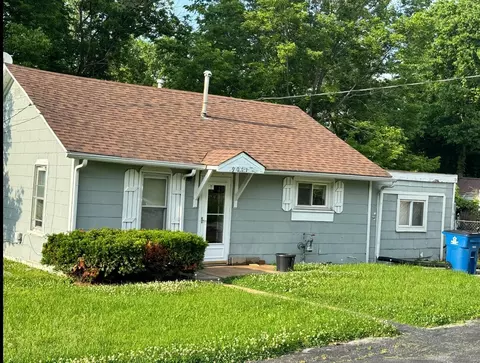 9071 Tudor Ave, Saint Louis, MO 63114