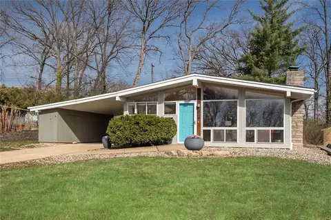 1025 Coffey Ct, Saint Louis, MO 63126