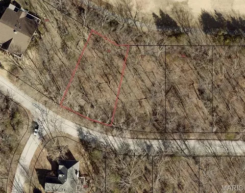 9581 Bent Tree Dr, Hillsboro, MO 63050