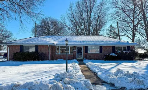 6100 Pebble Hill Dr, Affton, MO 63123