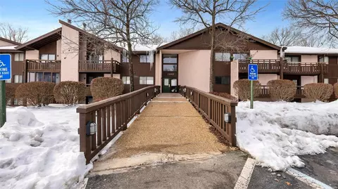 1410 Heritage Lndg #301, Saint Charles, MO 63303